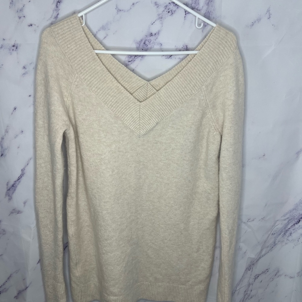 Loft Women’s Heather V neck sweater Sz S - Picture 2 of 4